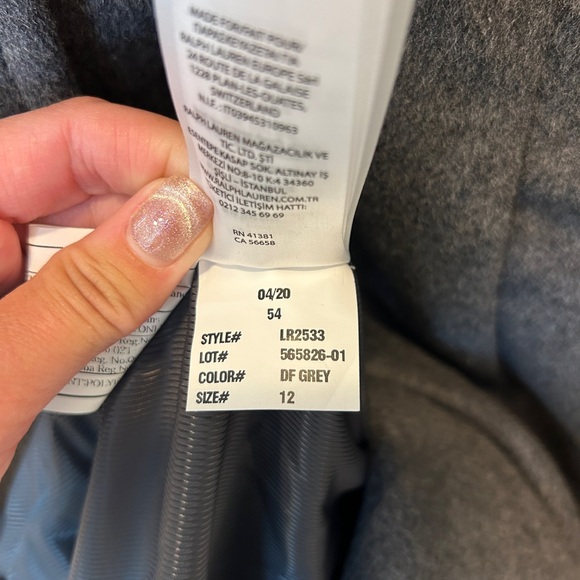 Lauren Ralph Lauren Women’s gray trench winter coat with Faux Fur Collar size 12 - Picture 11 of 12